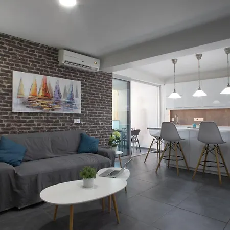 Poseidon By Michalis アパート アヤナパ